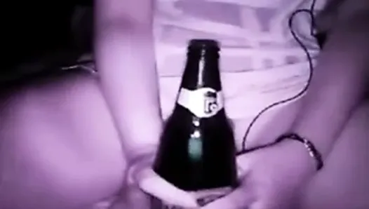 thai girl web cam bottle in pussy