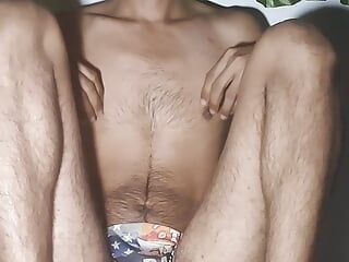 Menino adolescente indiano masturbando no quarto - sexy