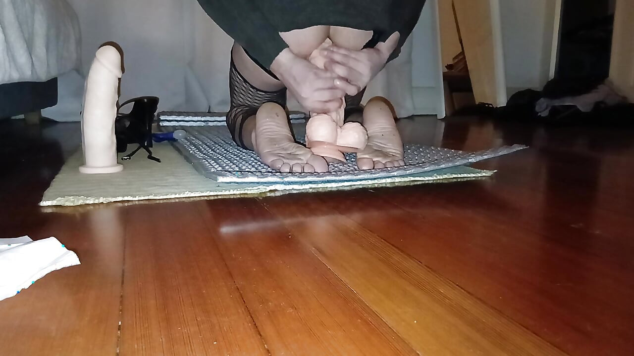 Tendo bom tempo solo com meus brinquedos