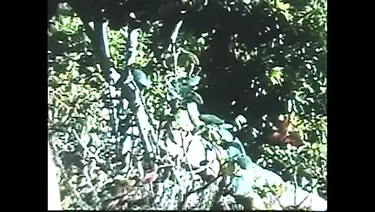 Harika genç zenci kadın prezervatifle canavar siyah yarakla amının içine boşalıyor