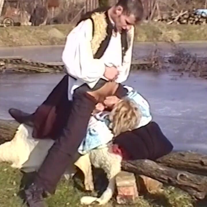 Hässliche oma im freien gefickt