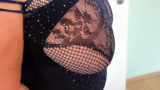 Mrs reife füße in einem erstaunlichen sexy kleid und rasierter muschi 460