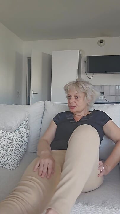 Hej Min Älskling, Med Den Här Värmen Är Jag Helt Våt, Du Kommer Och Knullar Mig