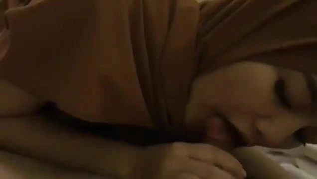 cute hijab blowjob