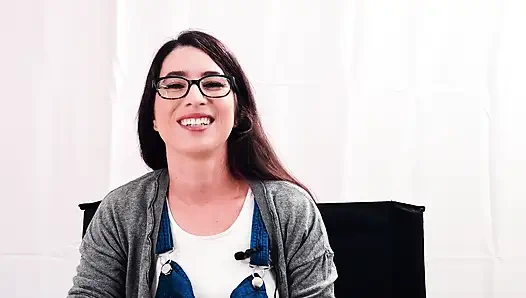 20 Random Questions with Serena Blaire | Adult Time