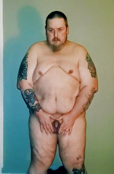 Showing off my superchubby body and ass