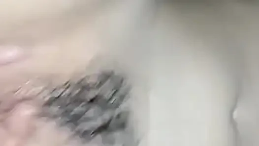 Aşka gerek yok ama yine de vücudunun sıcaklığını hissediyorum
