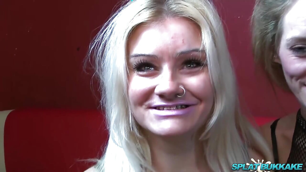 As putas loiras mais bonitas em uma festa de bukkake