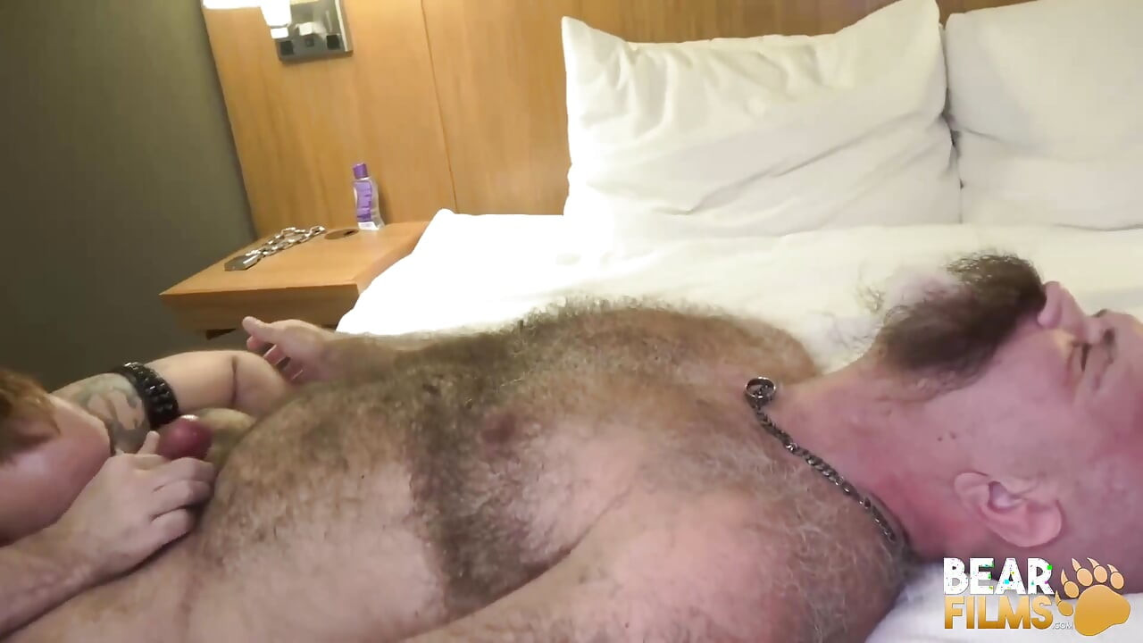 Bearfilms Doctor Nick Juicy Asshole fodida por Sam Black
