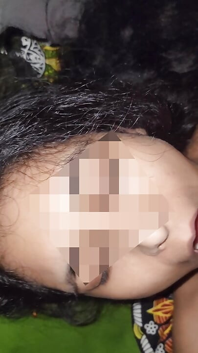 My beautiful girlfriend loves to eat my hot cum every time