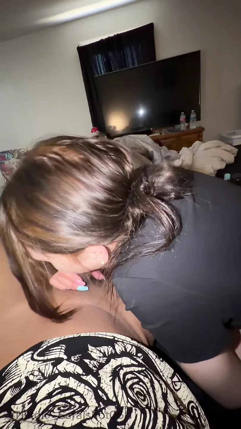 Horny Petite Wife Sucking on Bulls Big Black Cock