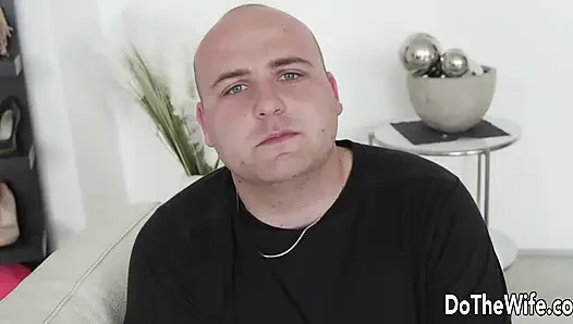 Şehvetli ev hanımı Francys Belle gavat yanında sikiliyor