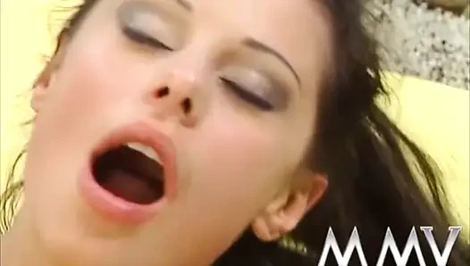 Hottie gets double fucked