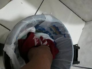 Odpadkové spodní prádlo