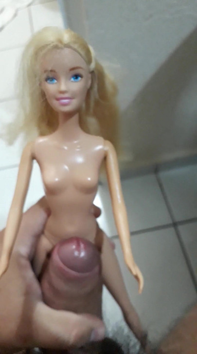 Fute-mi păpușa Barbie