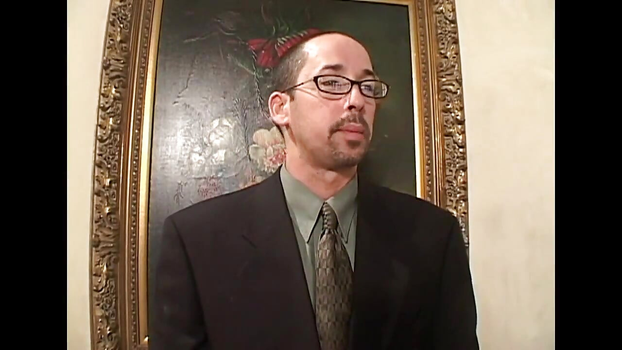 Zwei große schwänze im mund für eine geile blonde ehefrau