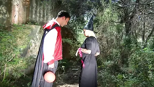 The witch Gina can not only ride the broom