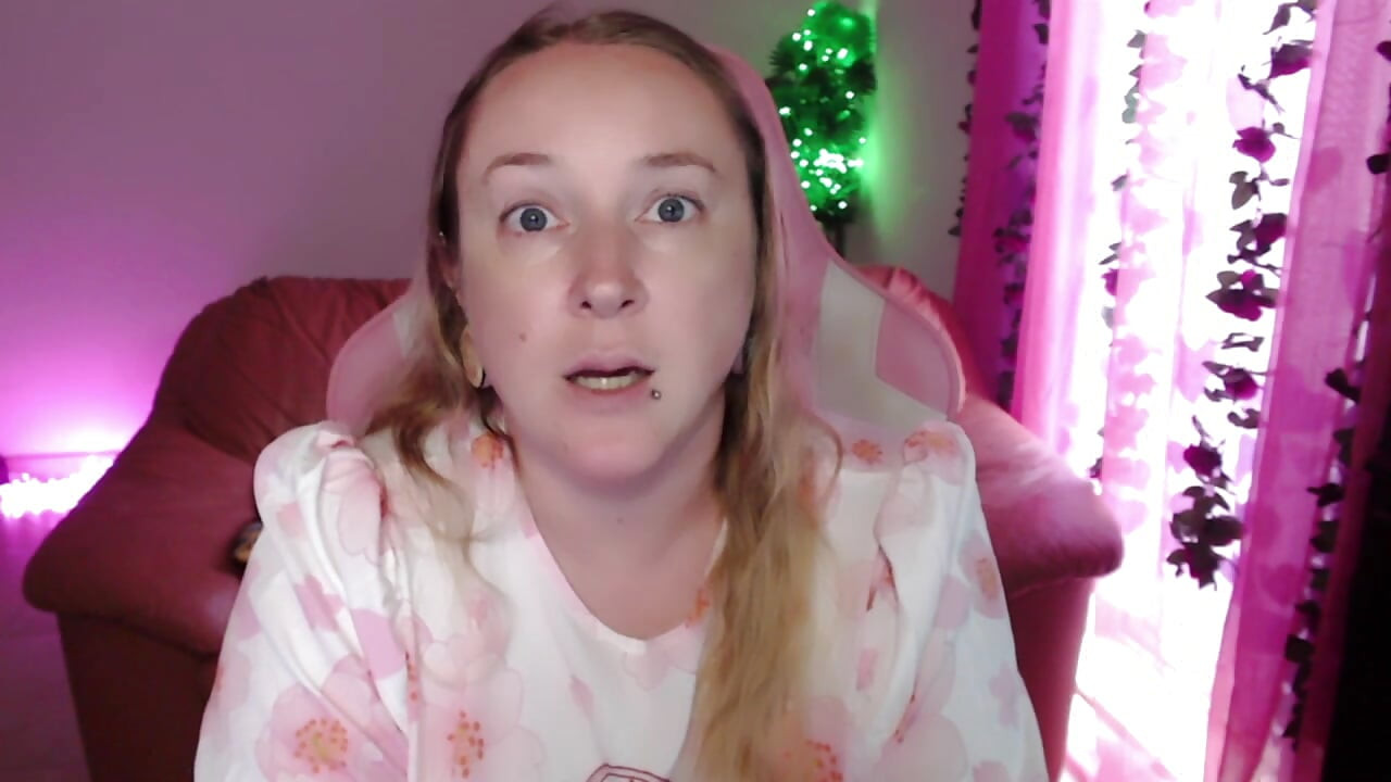 الديك الأسود الكبير يعبد الكلام القذر