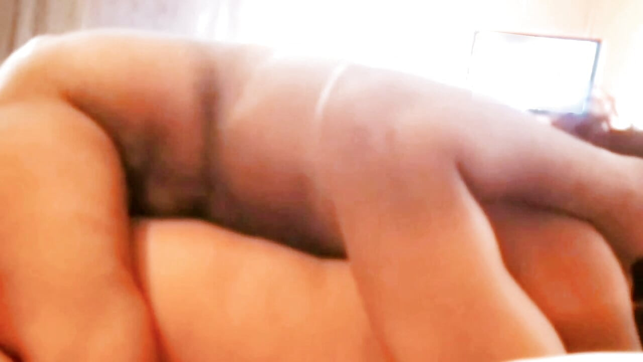 Desi Tamil Hotel Maid Sucks Owner Cock in 69 & Rides Wild Cowgirl in Hotel Room! Indianhotwifex
