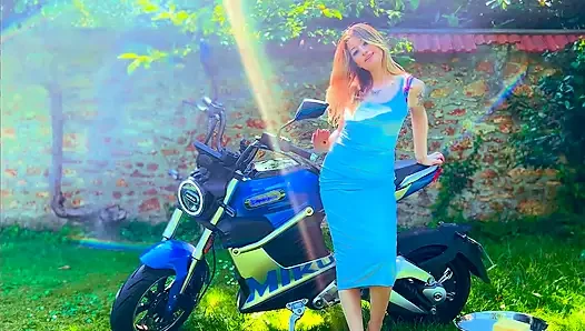 Motorrad-muschi reiben, necken und orgasmus