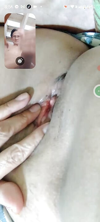 هنا نحن مرة أخرى بصفتنا LDR نعرف أفضل جنس مكالمة فيديو لممارسة الحب