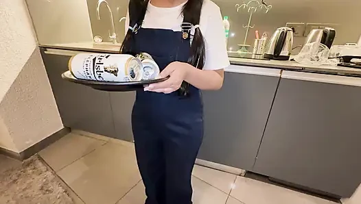 Zimmerservice-mädchen ke sath hardcore-chudai ki