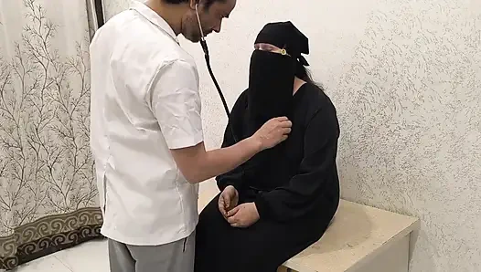 Müslüman kadınlar muayene için kliniğe geliyor doktor amını sikiyor