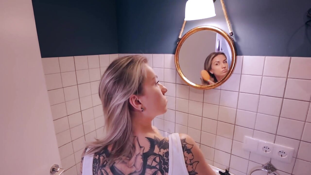 Ранкова Андре Лав починається з трахання сусіда