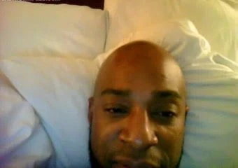 HORNY BLACK DADDY IN BED JACKIN