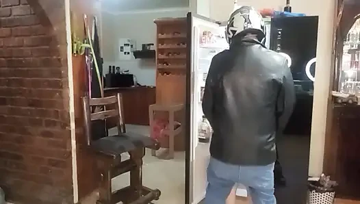 Anal panal buzdolabı sürtük eski kız arkadaşını sikiyor