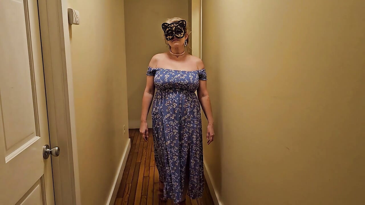 CURVY Mommy LOVES showing you her BIG TITS