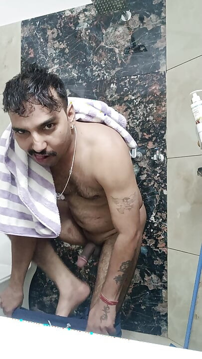 Indian desi man enjoy shower and masterbation show with neighbour and army officer