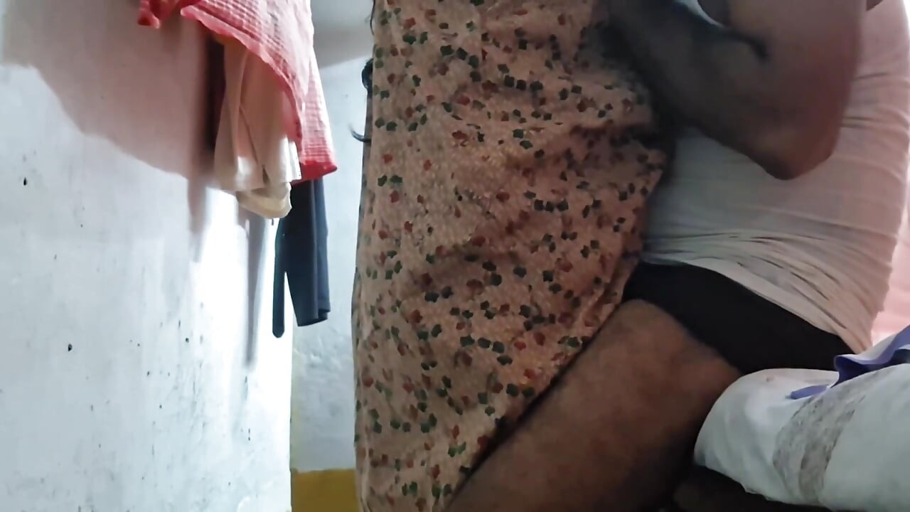 Desi bhabhi bercinta dengan suaminya malam bulan madu