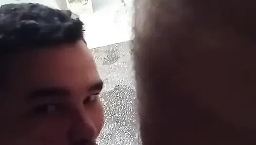 Onları sikecek bilinmeyen insanları arıyorum