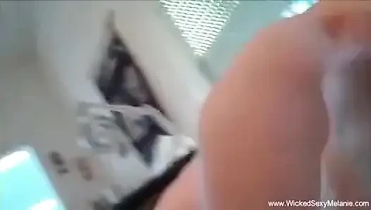 Seksi olgun sarışın üçlü sekste iyi sikiliyor