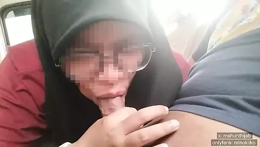 Hijab Minokiiko BJ in Car