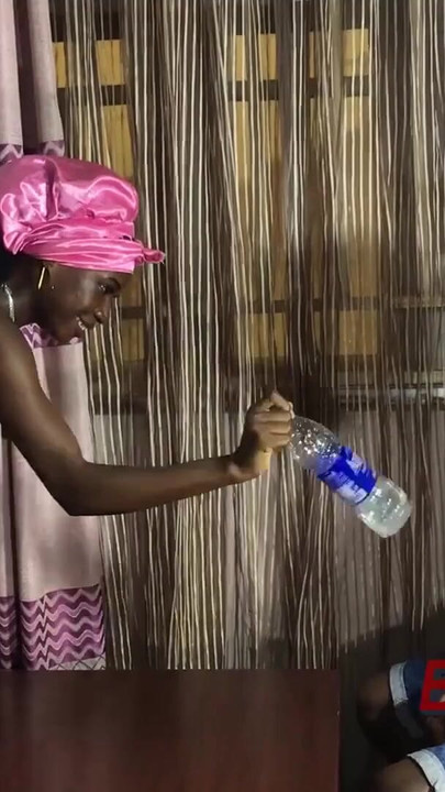 Detik menakjubkan dari "Cabaran botol menjadi salah"