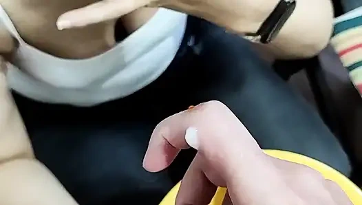 Quickie! Blowjob und sperma auf ihre frankfurter! (und Schwarze Jeans)