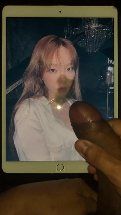 Snsd taeyeon sperma hyllning 2