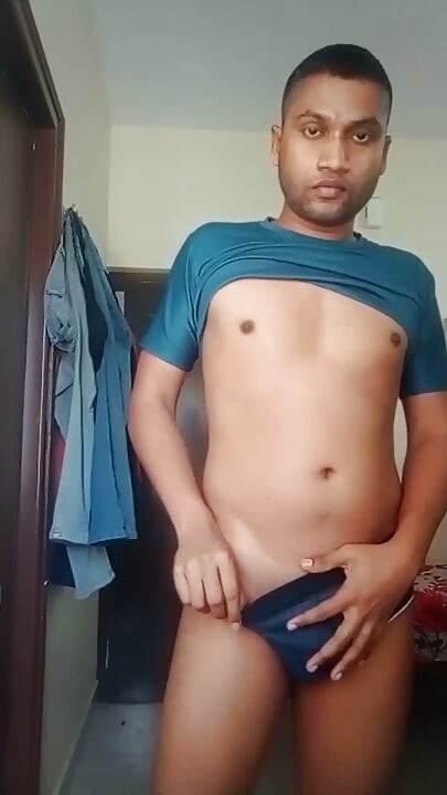 solo gay exposing and mastubating