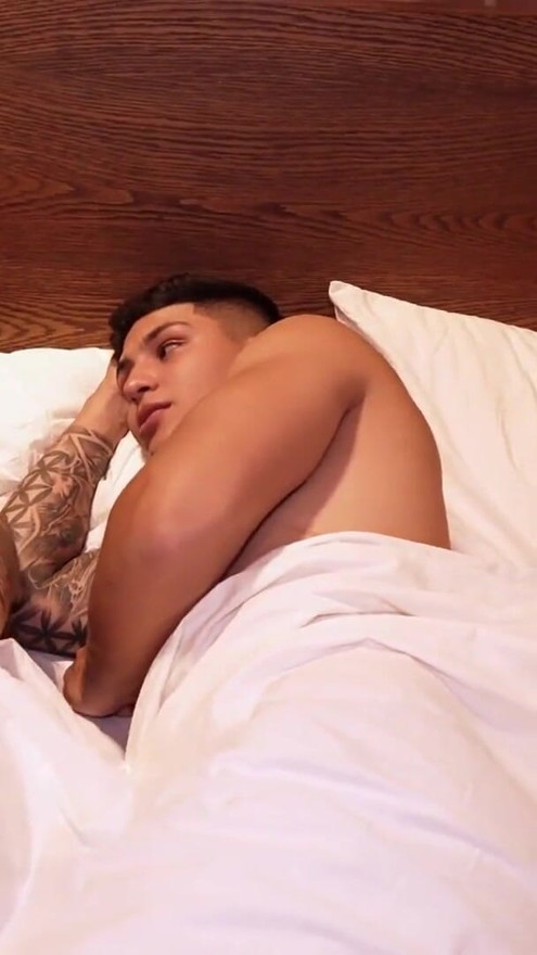 This big ass teenage stepdaughter who likes to share the bed with her stepfather. | Clip 1