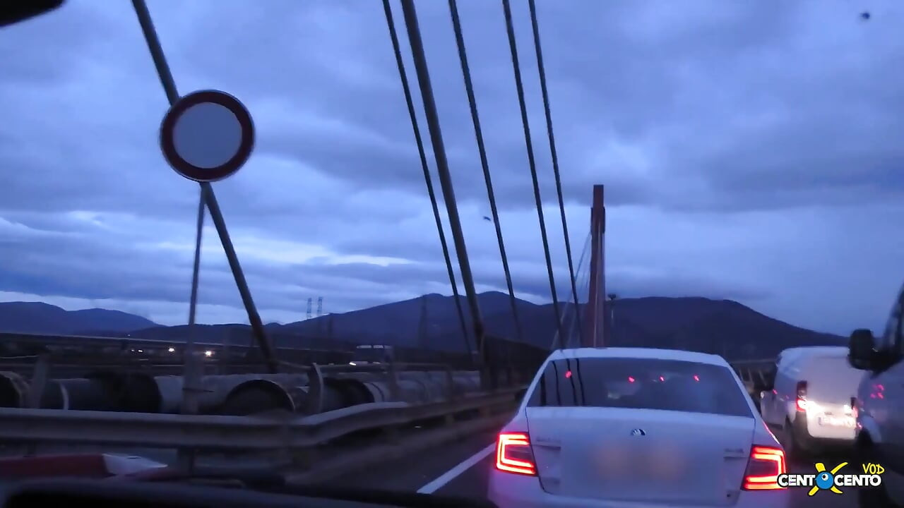 Între ambele, poate două