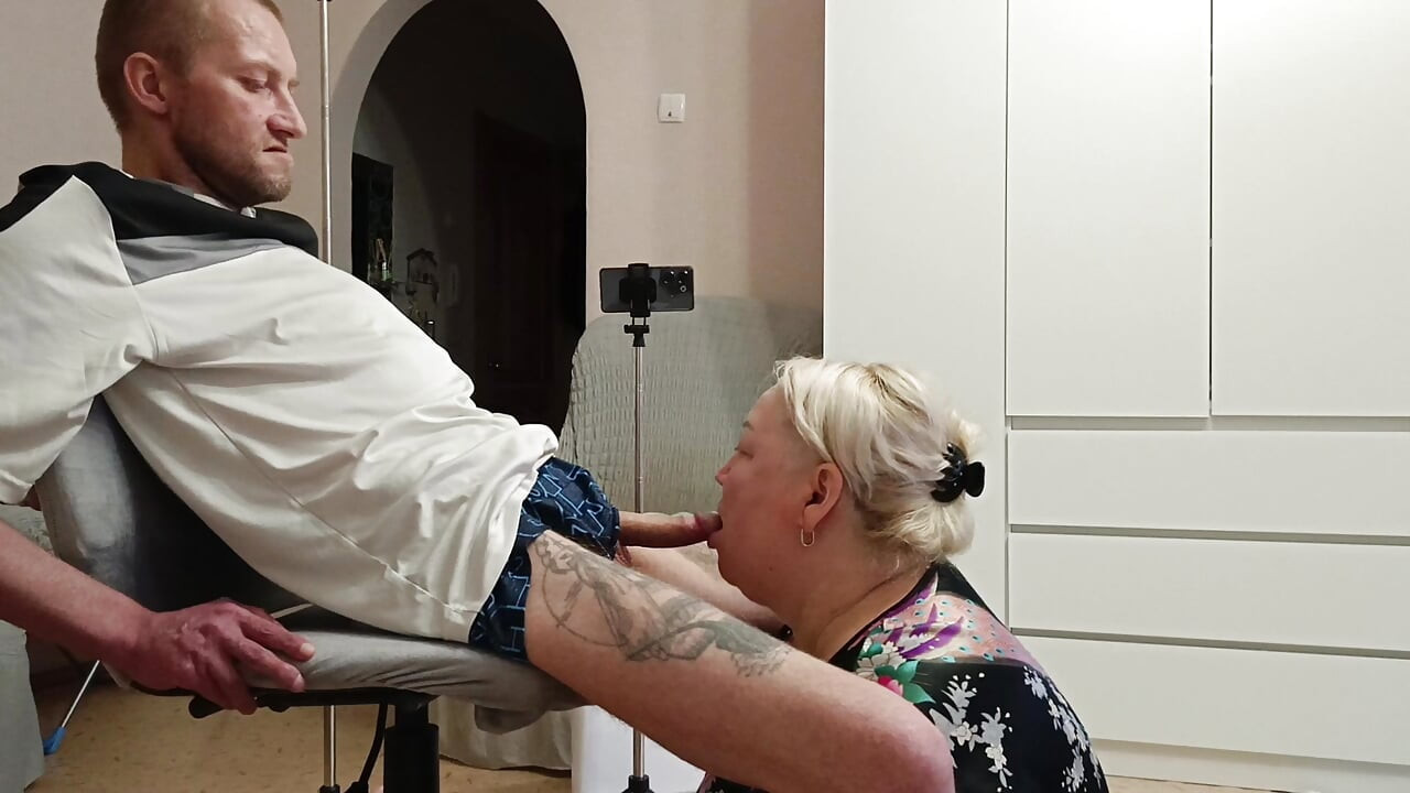 زوجة الأب تعطي اللسان للحصول على ما يكفي من نائب الرئيس