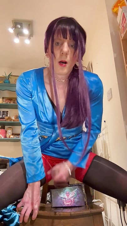 Jess Silk Rides Dildo