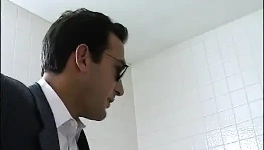 Sie braucht den großen schwanz in den arsch!