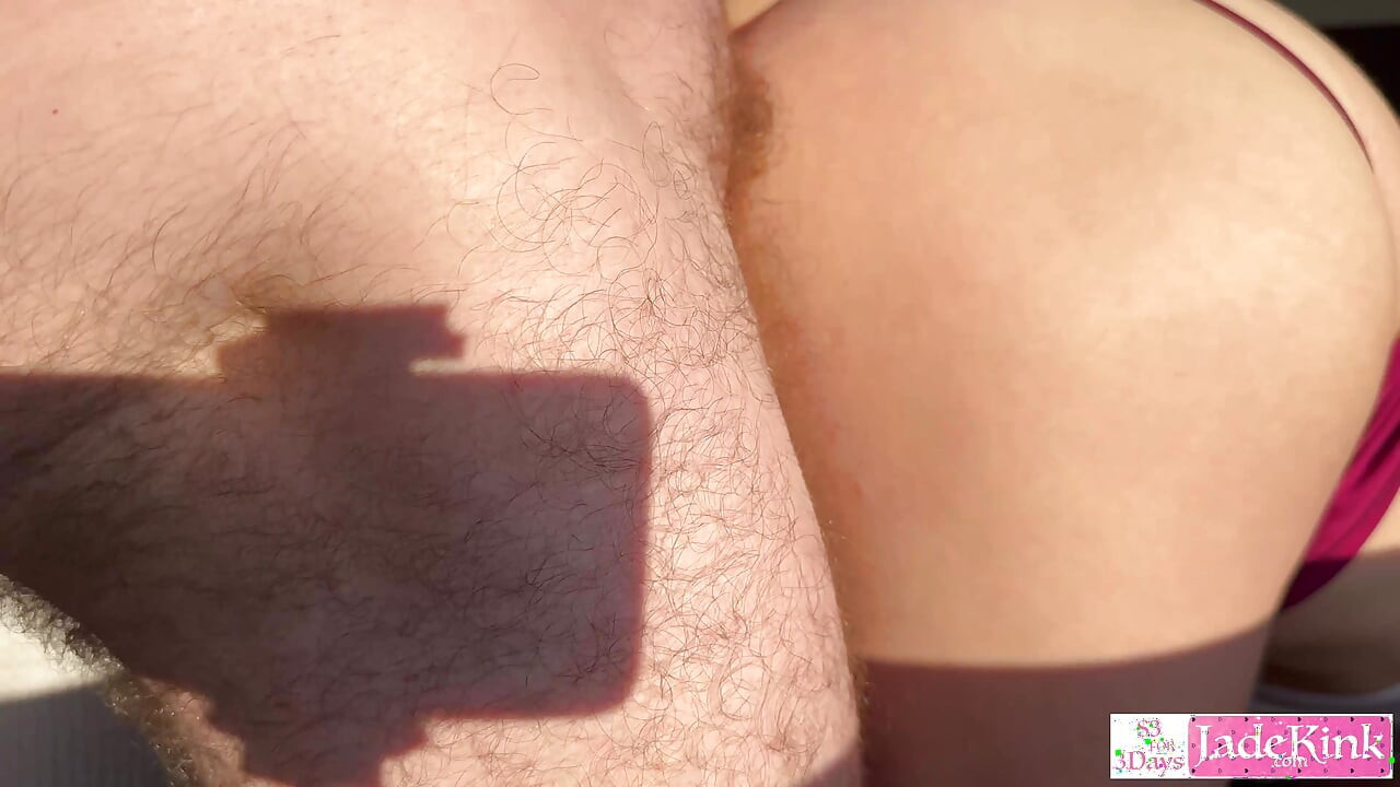 Nezasita pohlepna studentkinja od 18+ zahtevala je jak seks u hotelskoj sobi