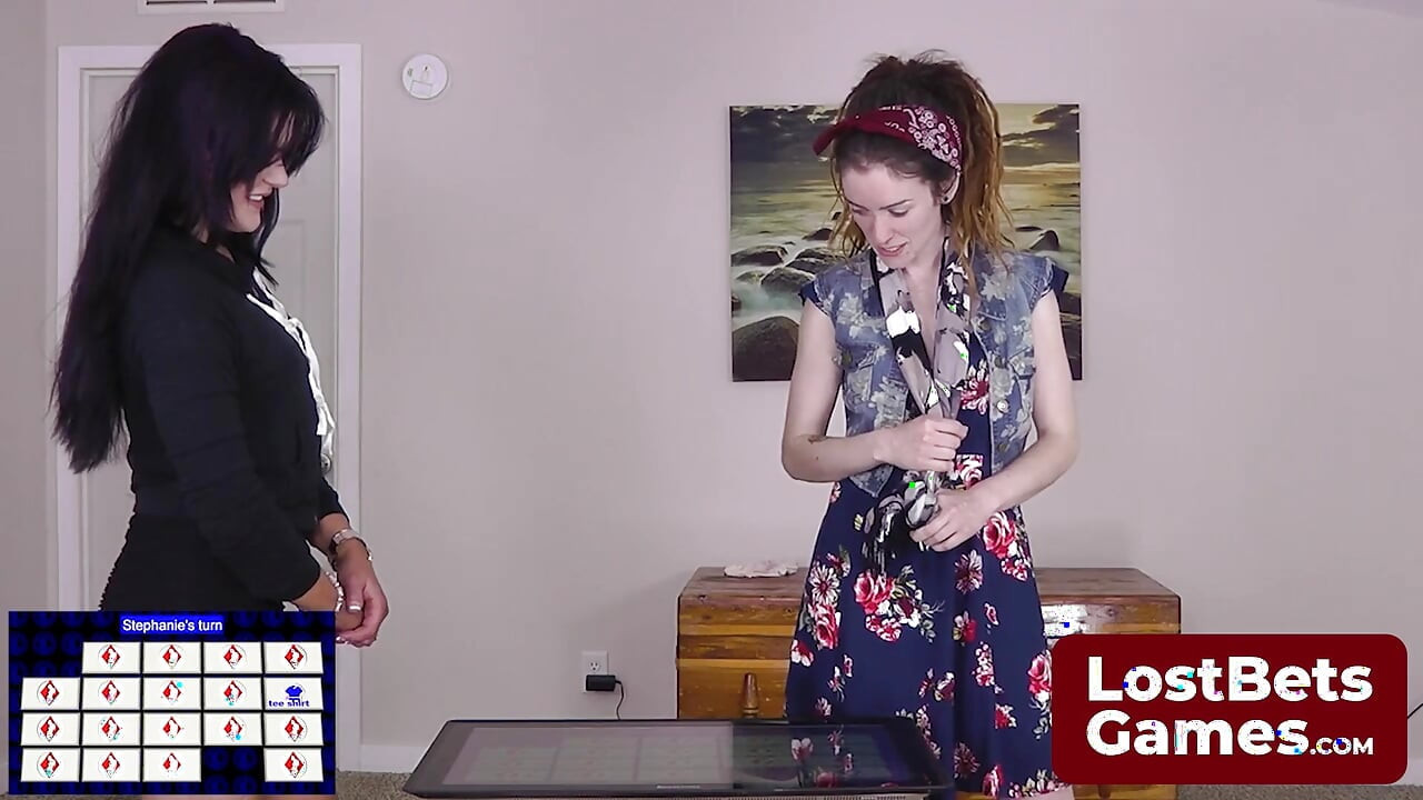 Stefanie dreadlocked và cựu tài xế xe tải SarahBeth ly kỳ thoát y memory