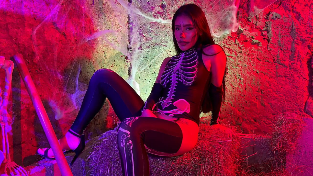 Petite Colombian woman gets aroused upon seeing a skeleton on Halloween night - Carolina Guerrero