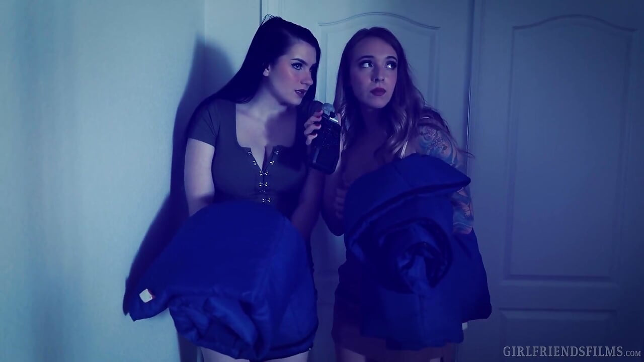 Girlfriendsfilms lezbiyen hayalet hikayeleri #07 - sahne 2