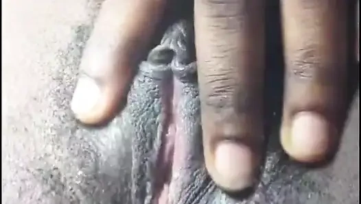 Memek sange ini dicrot sperma hangat setelah dientot habis-habisan